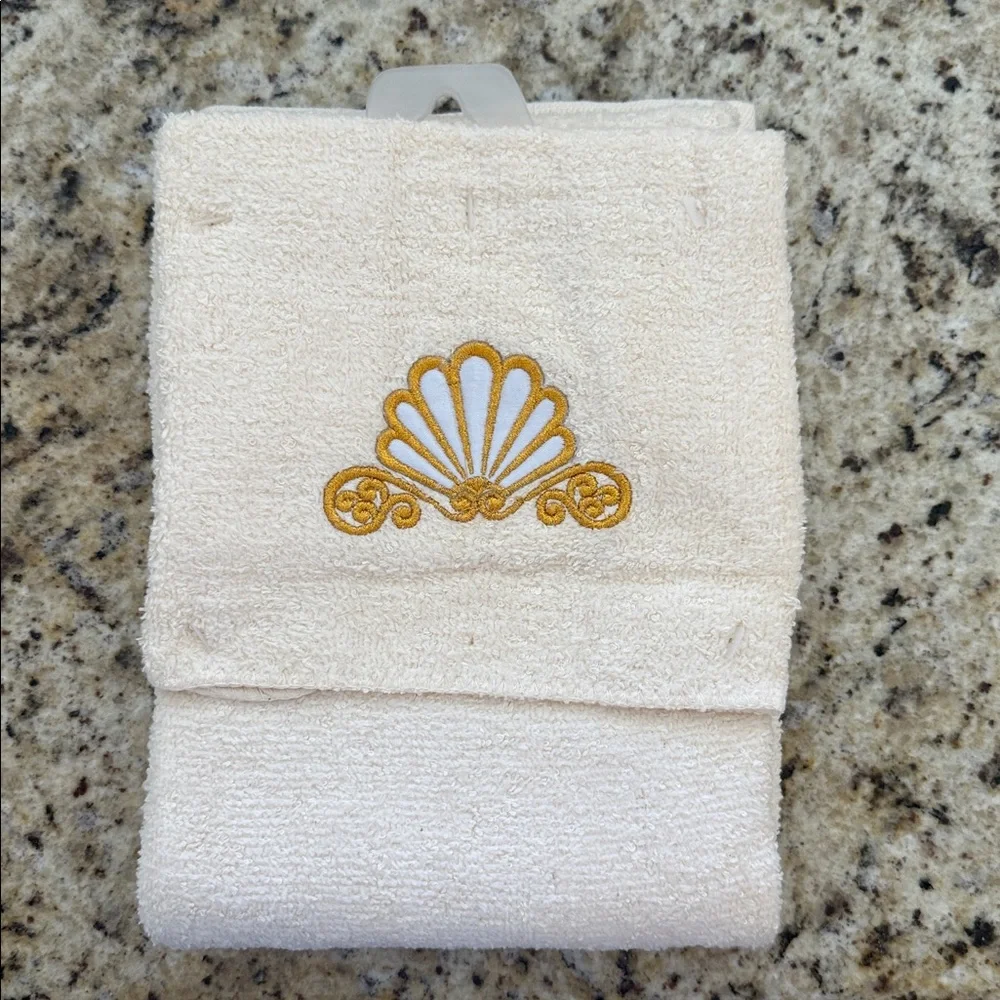 Coastal Gold Seashell Embroidered Hand Towel Set Guest Bath New Without Tags
